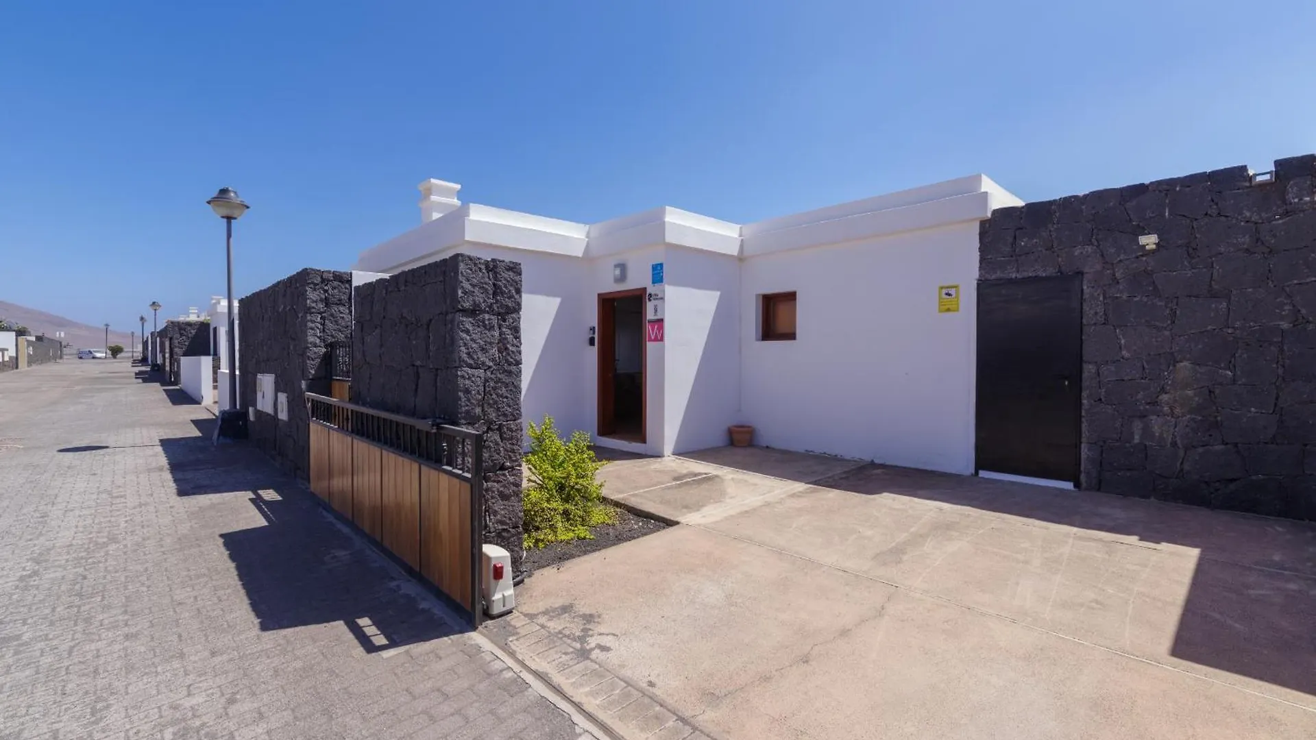 234 - Villa Reinosa By Villas Now Ltd Playa Blanca  Spanien